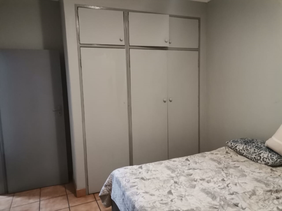6 Bedroom Property for Sale in Oos Einde North West